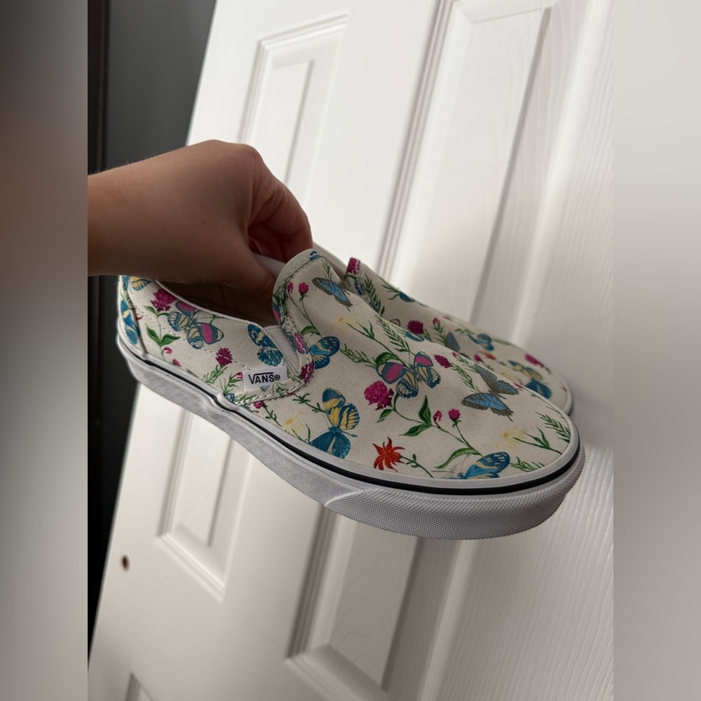 Vans Woman’s Butterfly Slip-On Sneakers - Floral White - Picture 2 of 4
